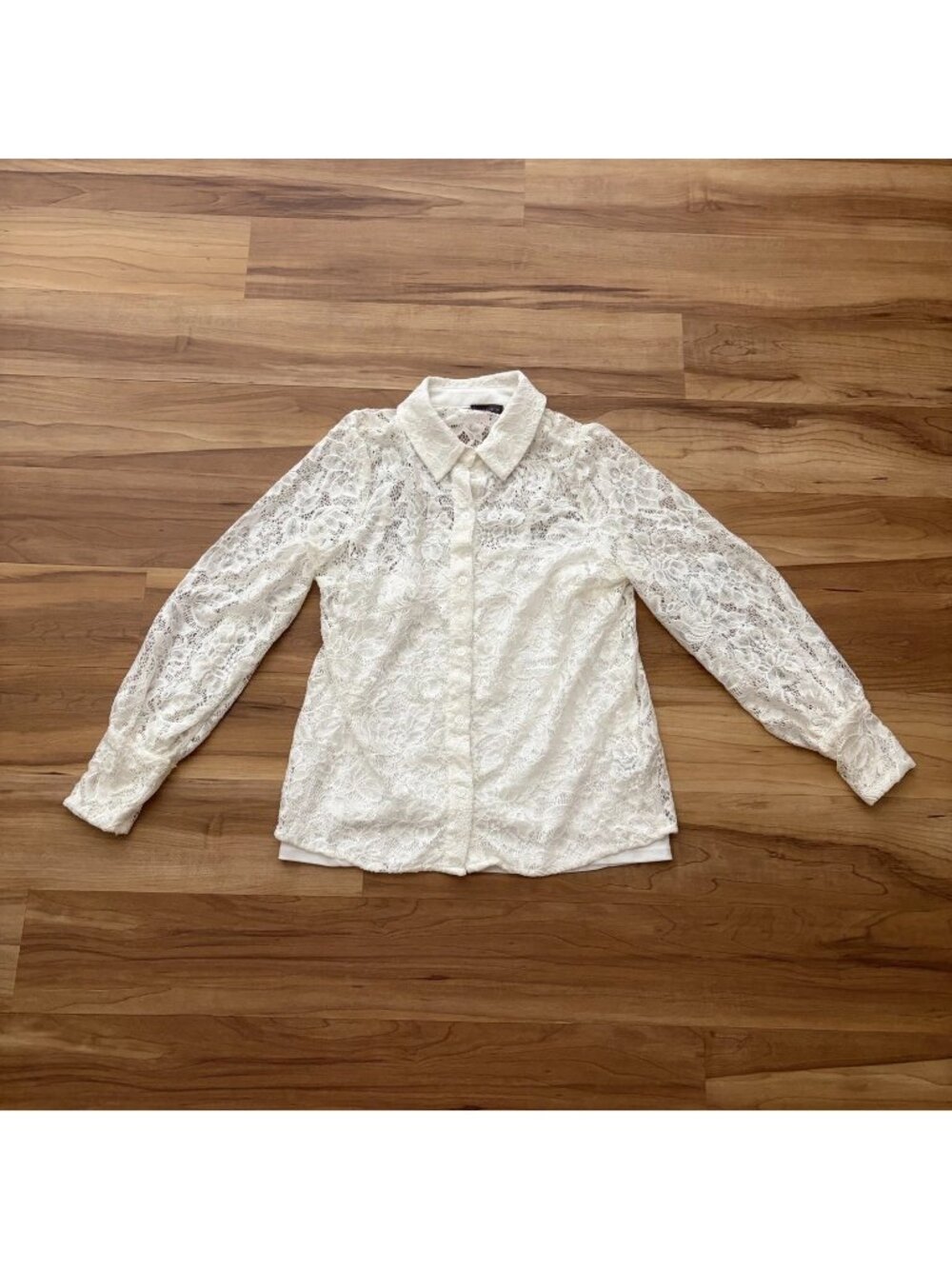 Vince Camuto Blouse Size XS Ivory Lace Button Long Sleeve Romantic NWT